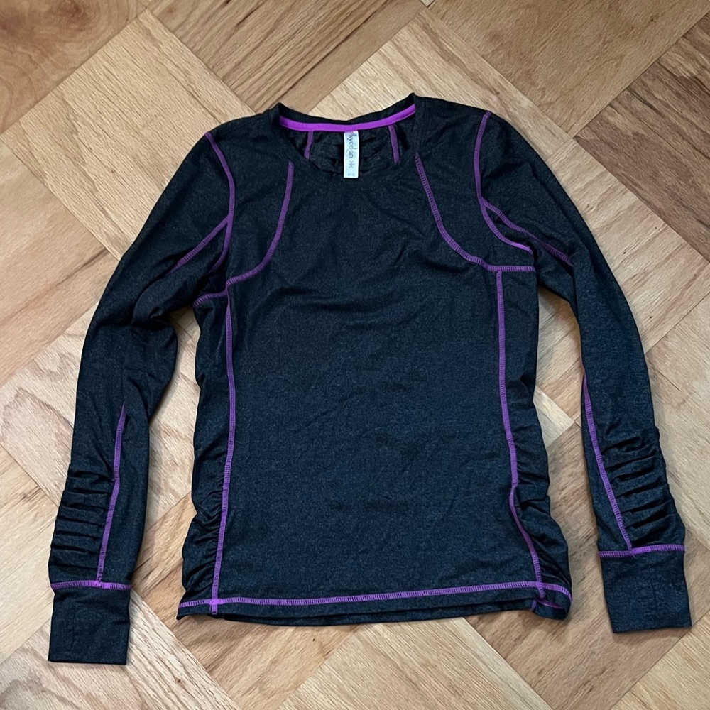 Kyodan Gray Ruched Long Sleeved Athletic Top